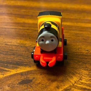 2014 Mattel James #5 Busy Bee Limited toy train